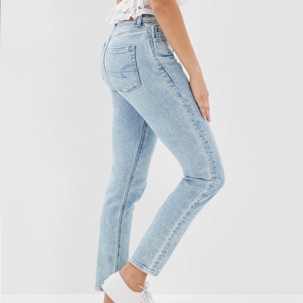 american eagle strigid mom jean